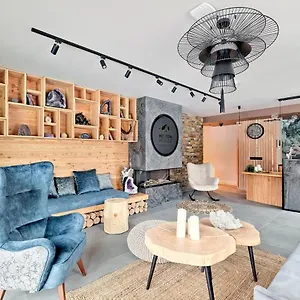 Harda House Friends & Apartmanhotel